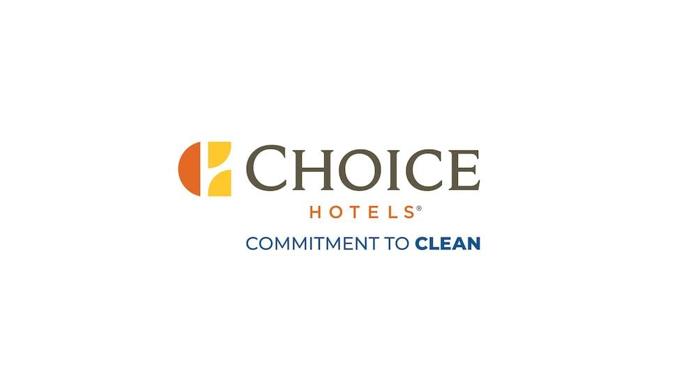 אירקה Econo Lodge Inn & Suites מראה חיצוני תמונה