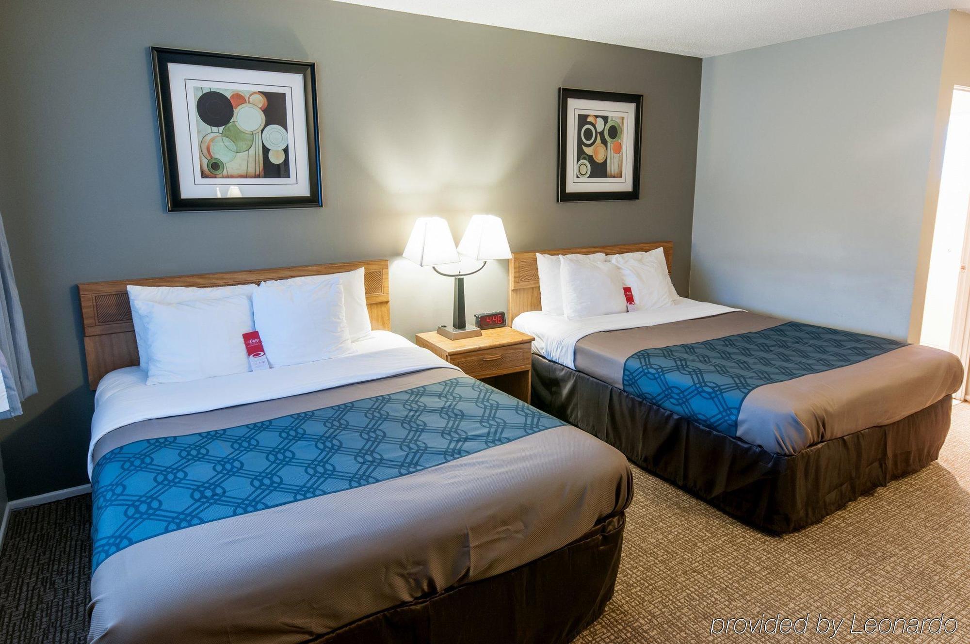 אירקה Econo Lodge Inn & Suites מראה חיצוני תמונה